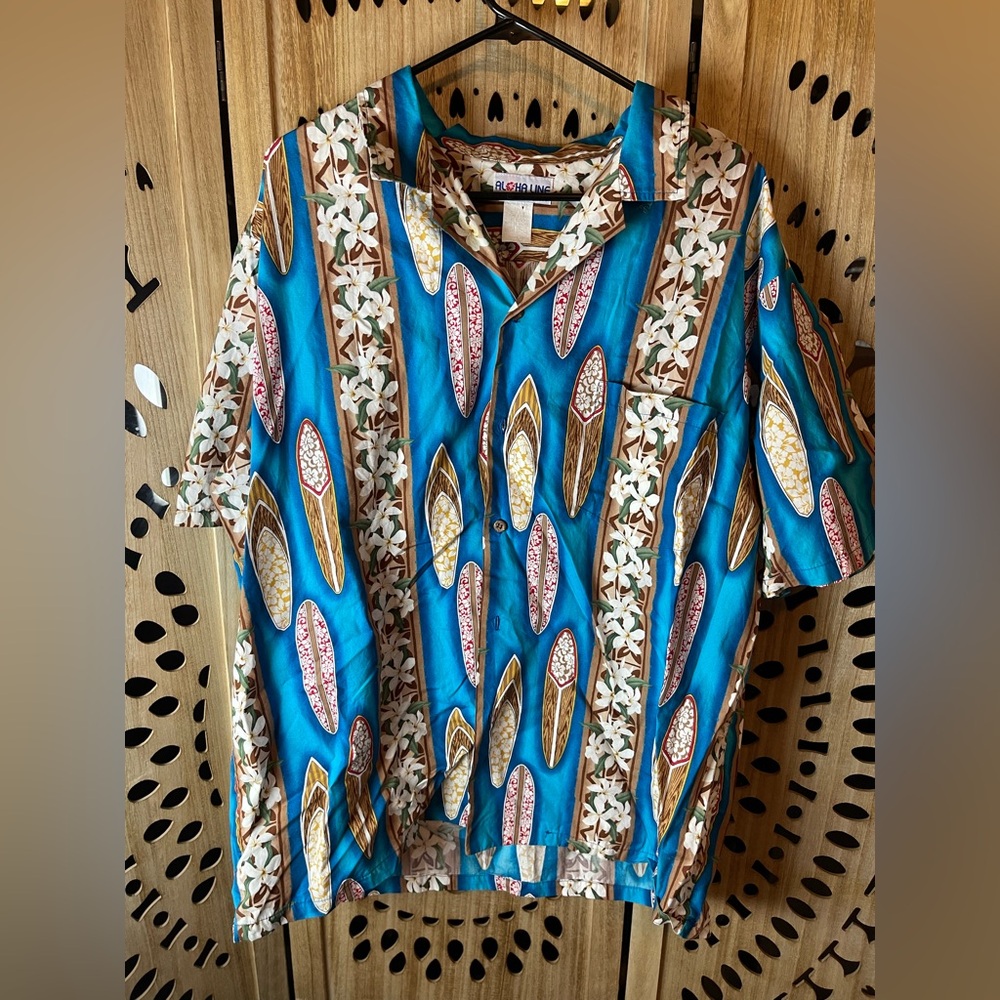 Vintage and Gorgeous Blue Surfboard and Hibiscus Hawaiian Shirt. Aloha Line 2XL
